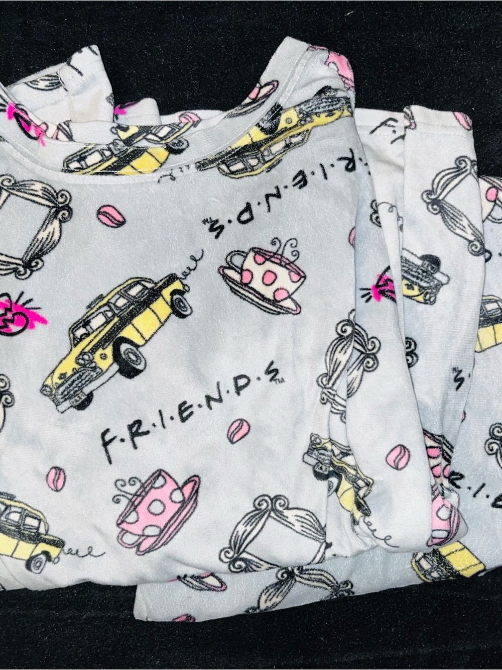 FRIENDS Women's White Pajama Set with Yellow Taxi and Pink Accent Print